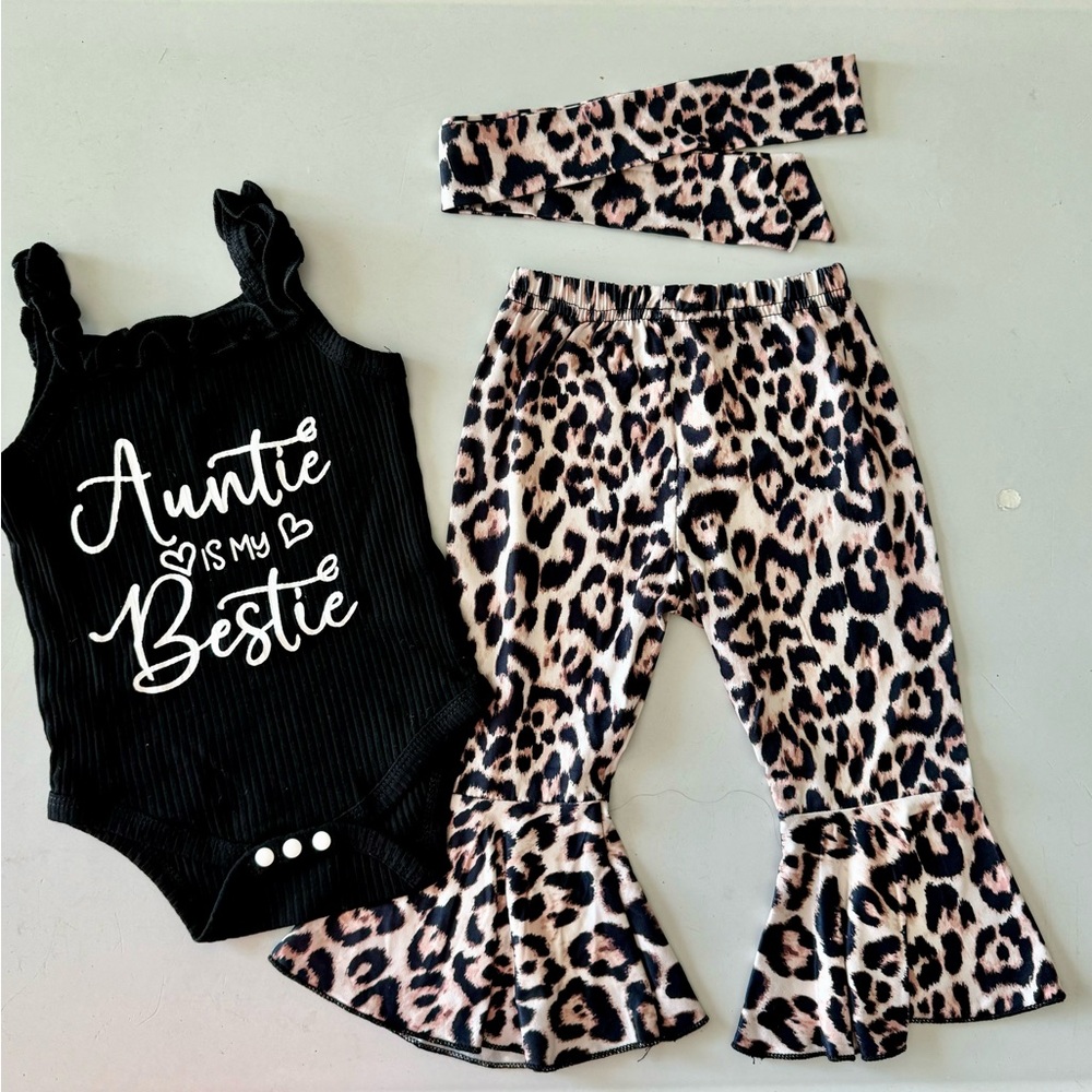 Little Girls Cheetah Print Bell Bottom Outfit Size 3-6 months